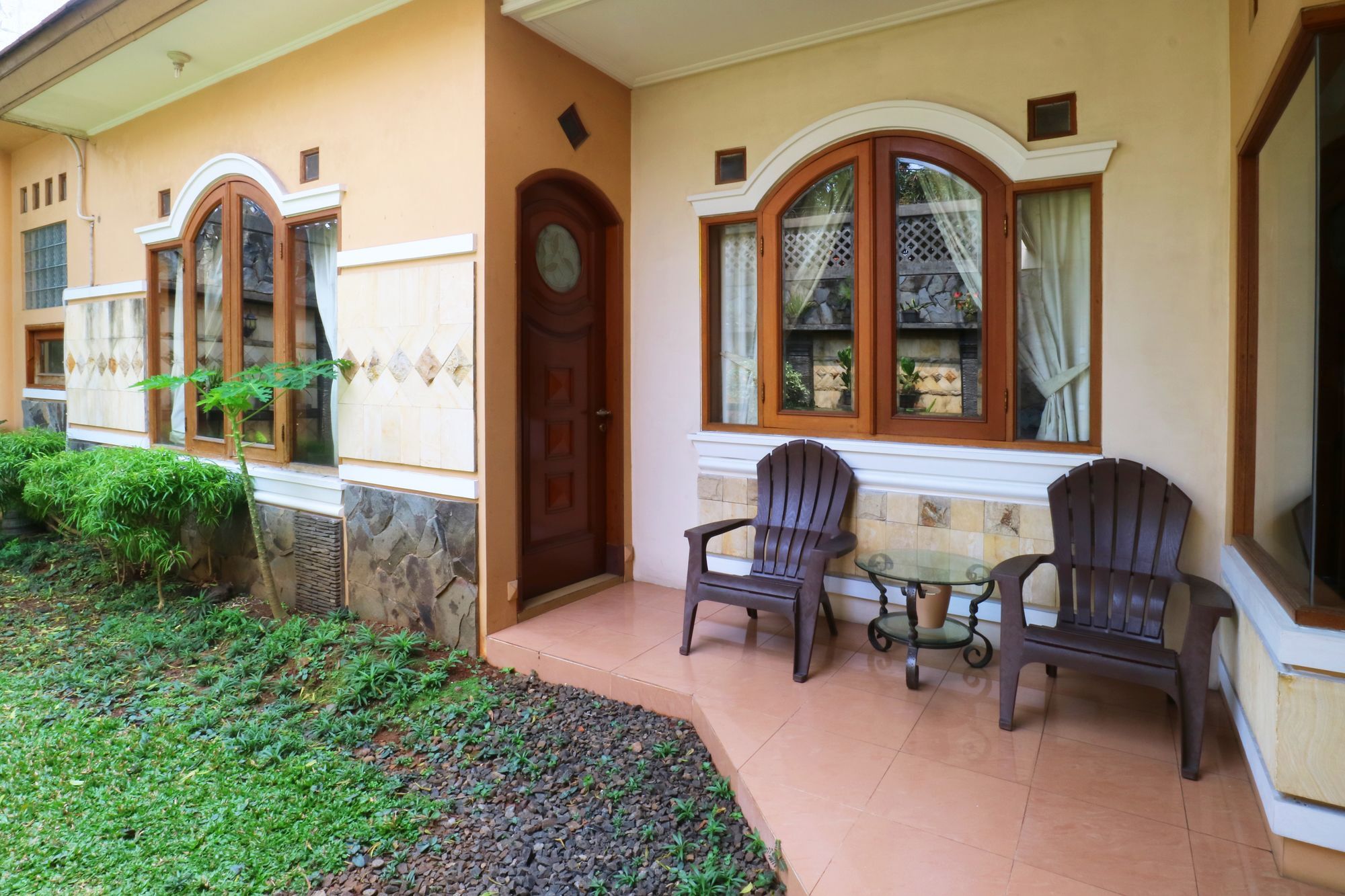 Maharani Guesthouse Tebet Syariah Jakarta Exterior foto