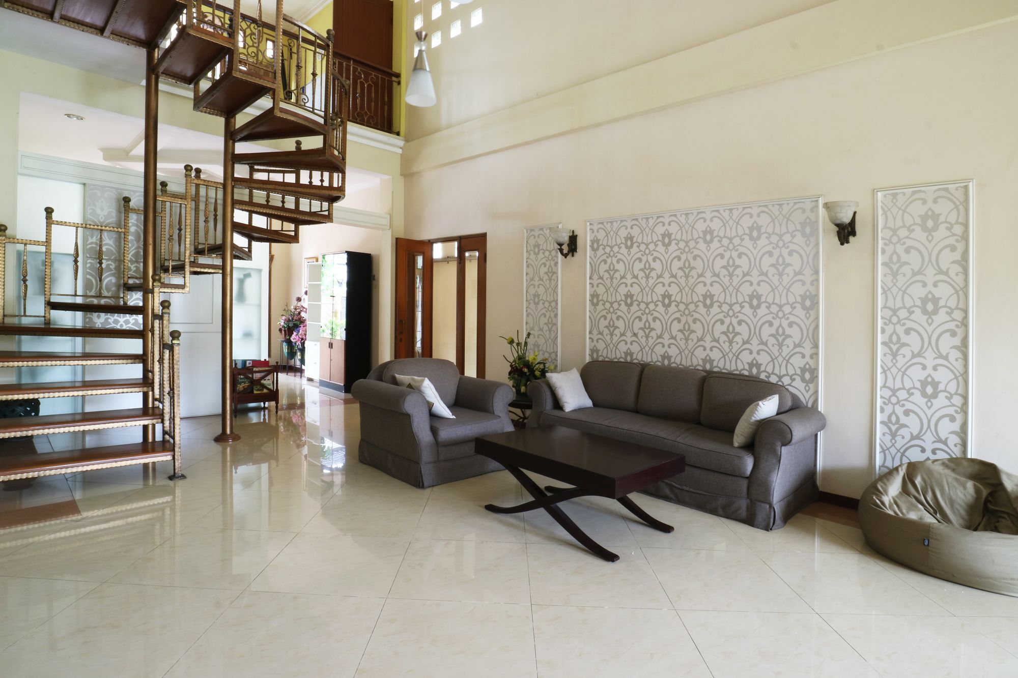 Maharani Guesthouse Tebet Syariah Jakarta Exterior foto